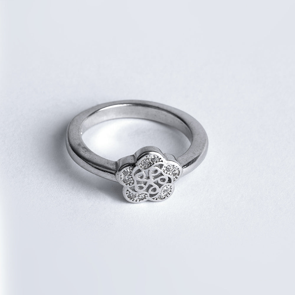 Unic Design Small Dimond Ring